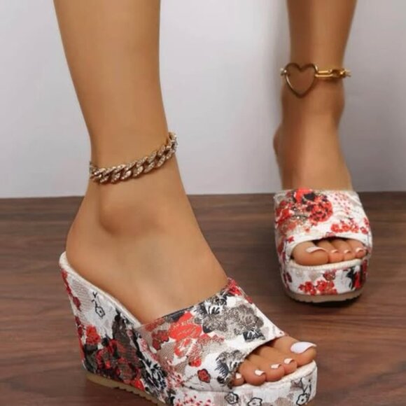 Ladies NEW size 9.5 Cloth wedge sandals - Picture 10 of 10